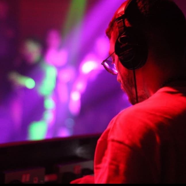 Andrew V — DJ in London