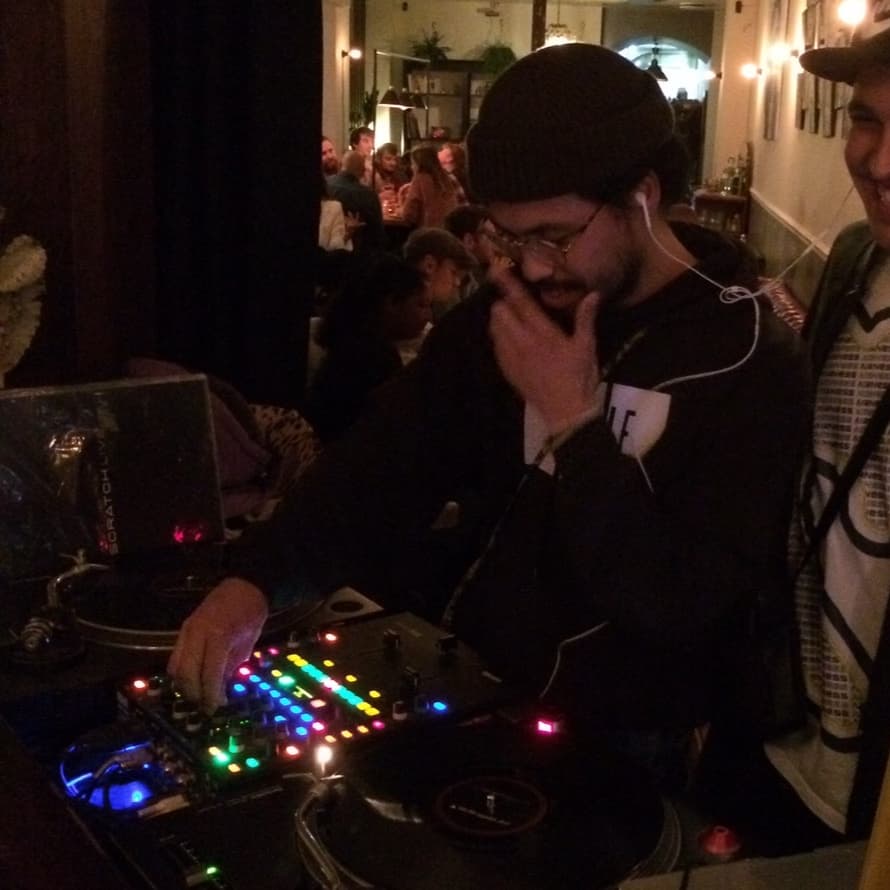 D e l a c r u z — DJ in Paris