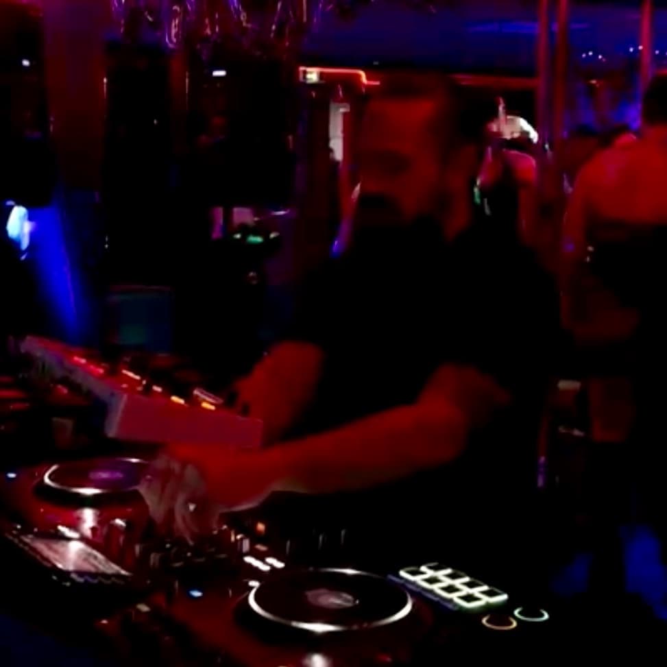 Charles P — DJ in Draguignan