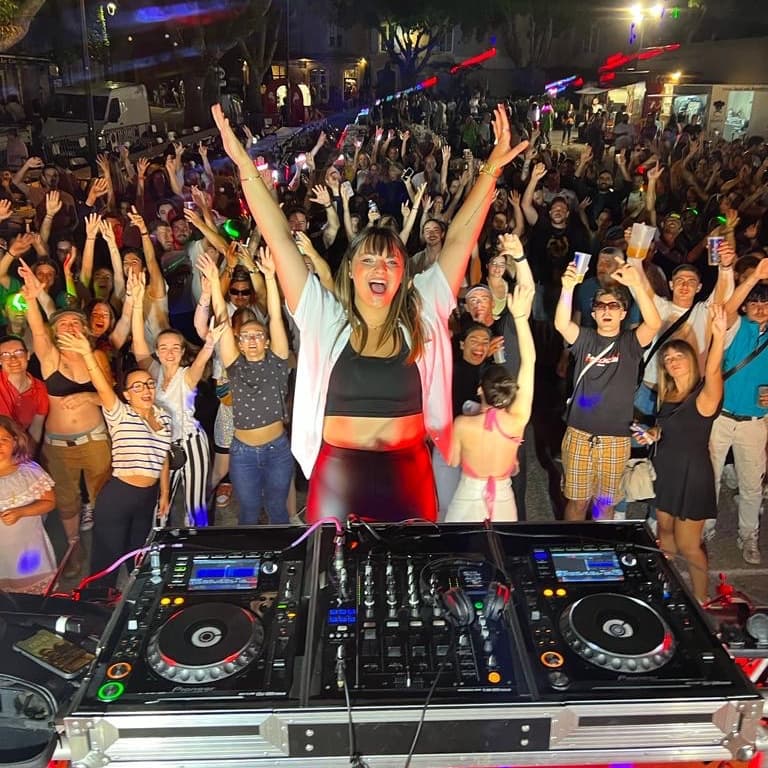 Megan — DJ in Saint-Just