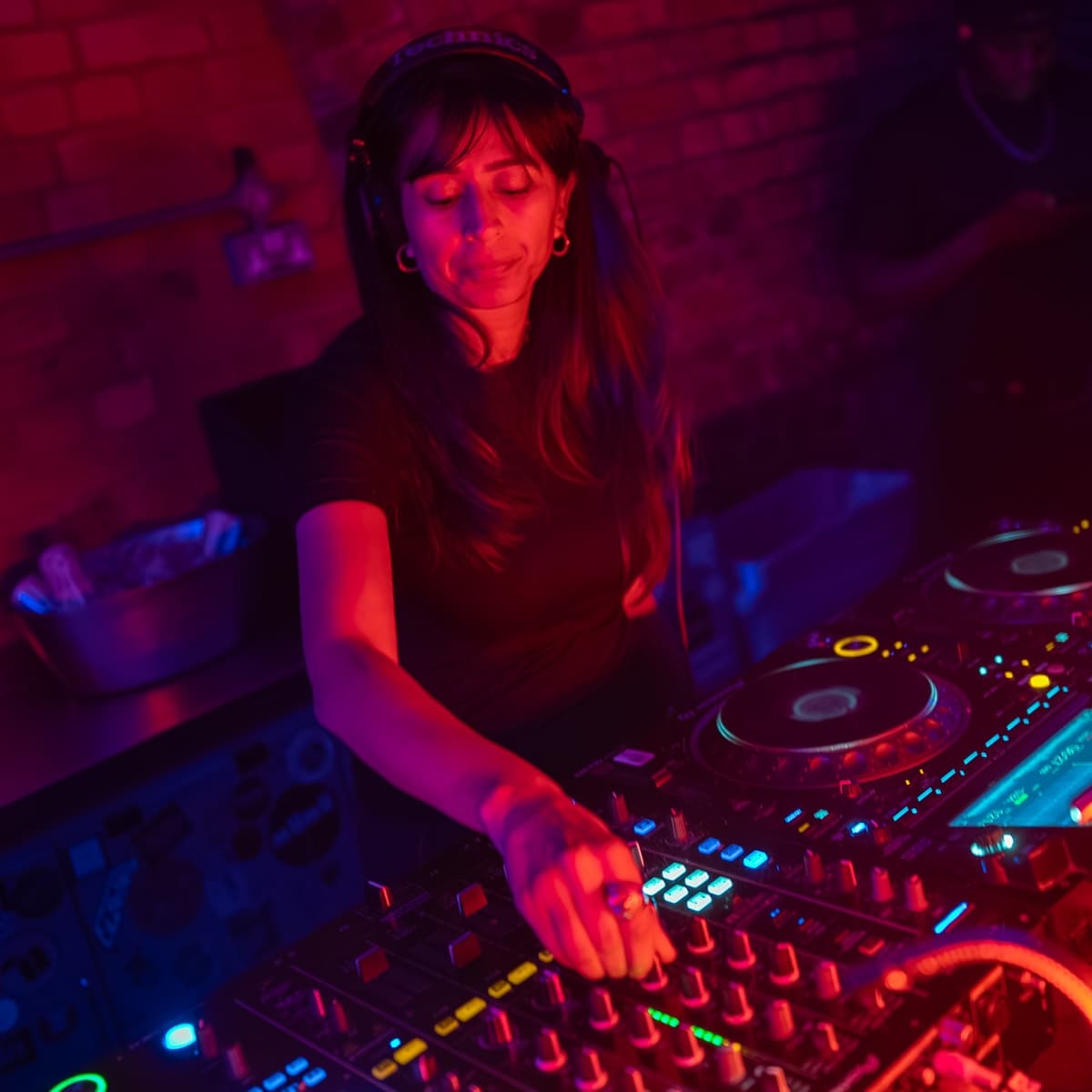 Shosa — DJ in Greater London