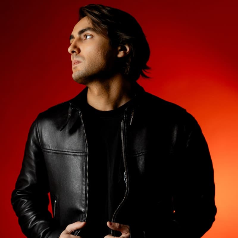 Ferrand — DJ in Paris