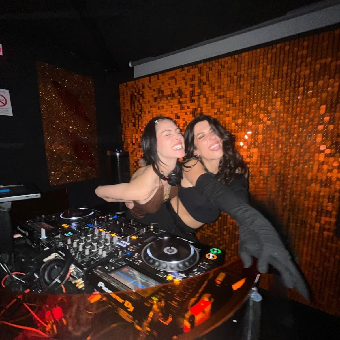 Mila Ravnbø — DJ in Cannes