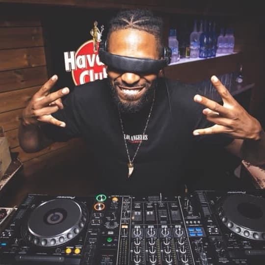 Mike deem — DJ in Saint-Tropez