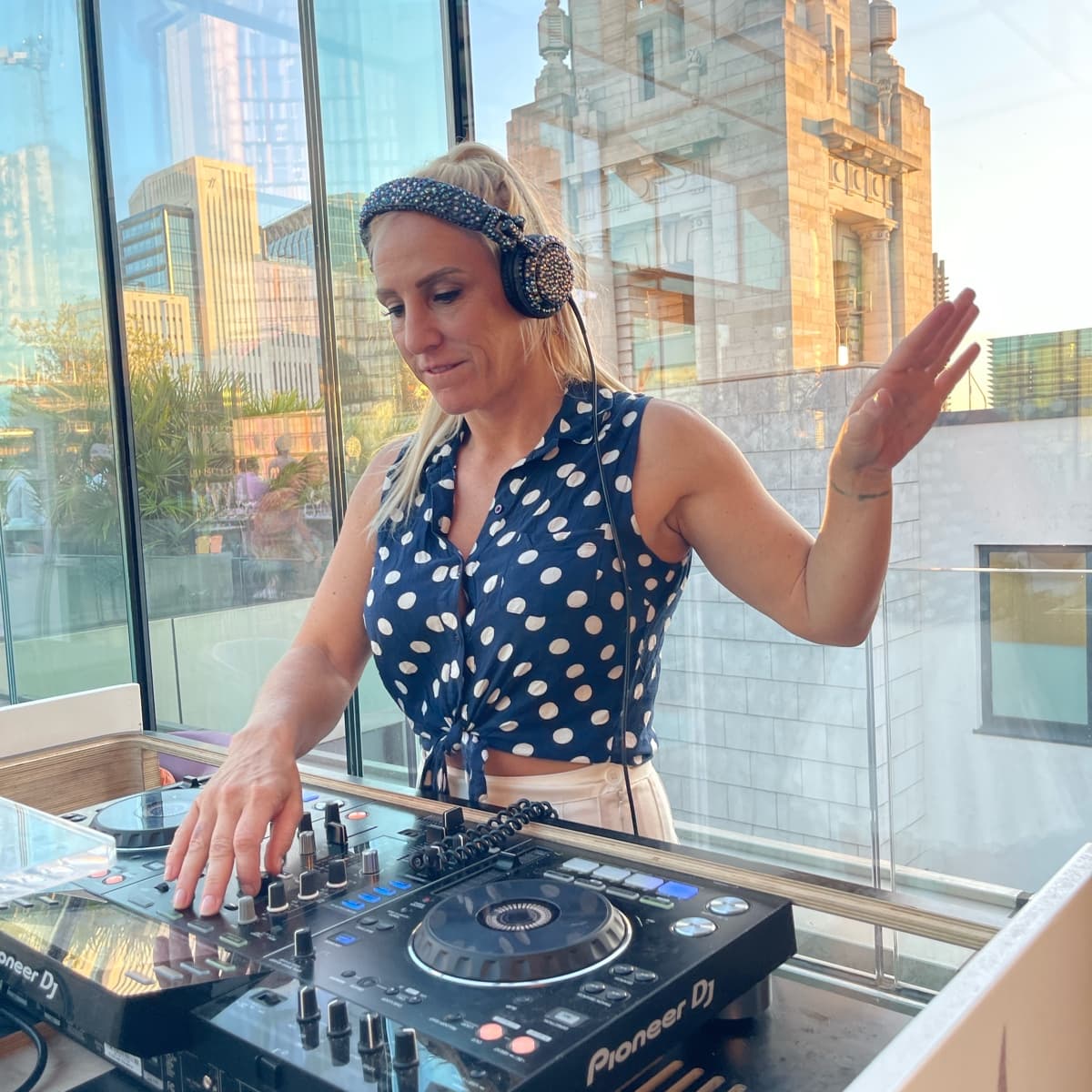 Sarah giggle — DJ in Greater London