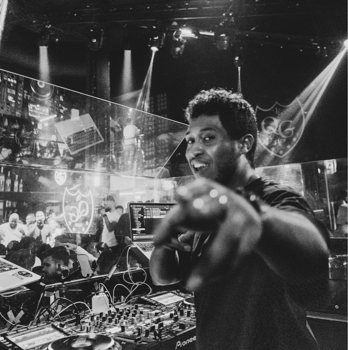 DJ Stevis — DJ in Paris