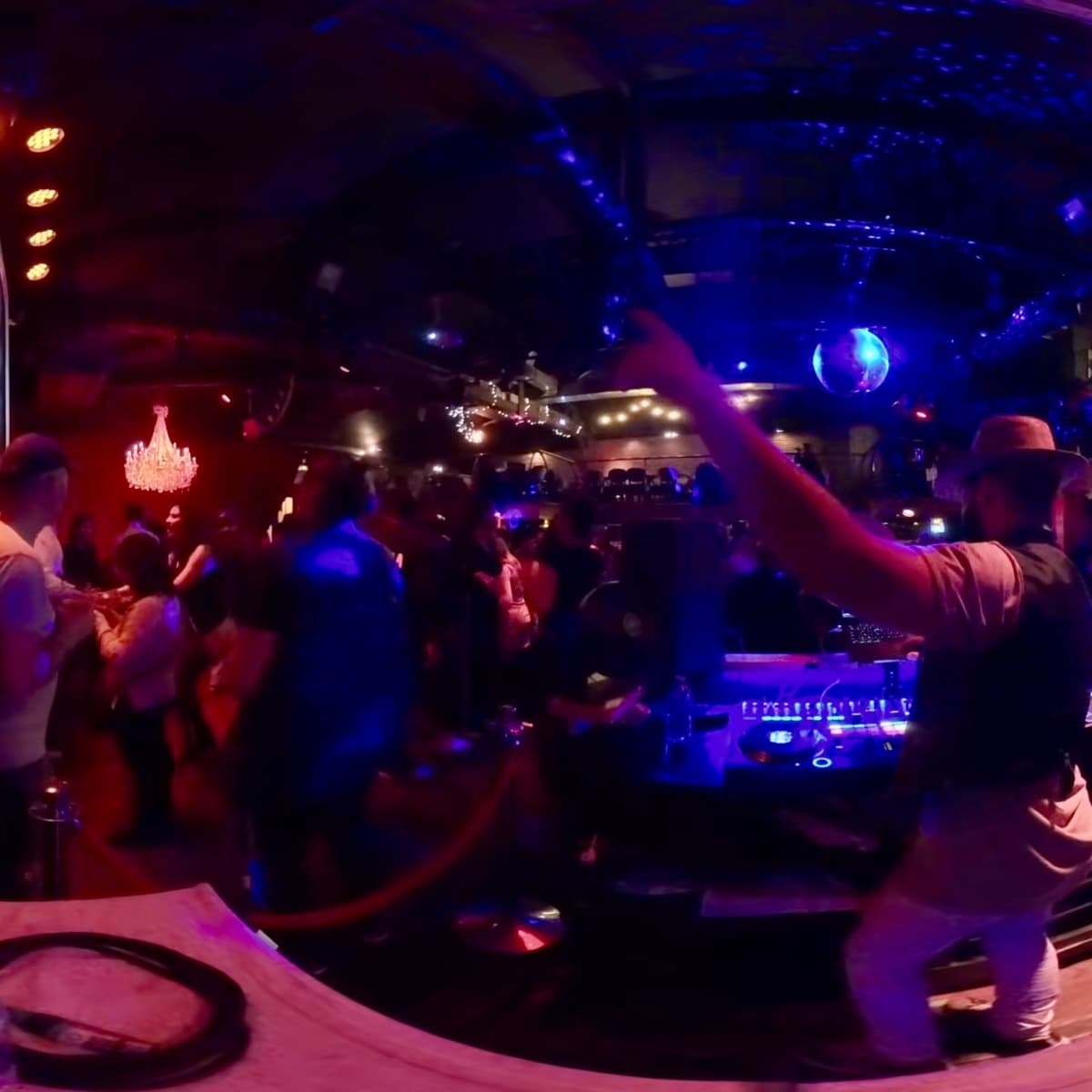 Lol’Mike — DJ in Paris