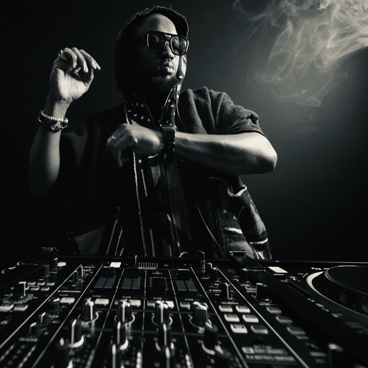 GYMBO DOUMDAM — DJ in Paris