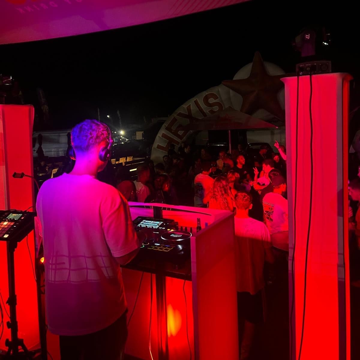 Fidzy — DJ in Paris