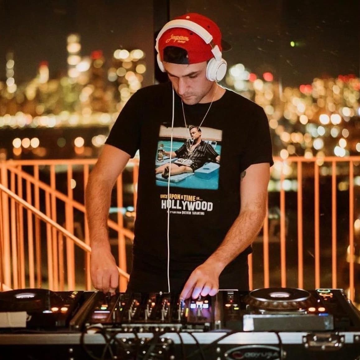 Lundi bleu — DJ in New York City