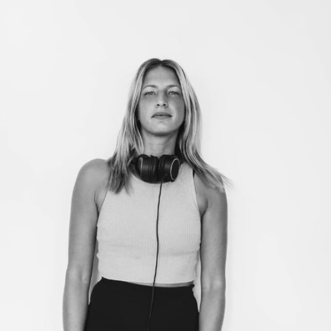 Linoa — DJ in Biarritz