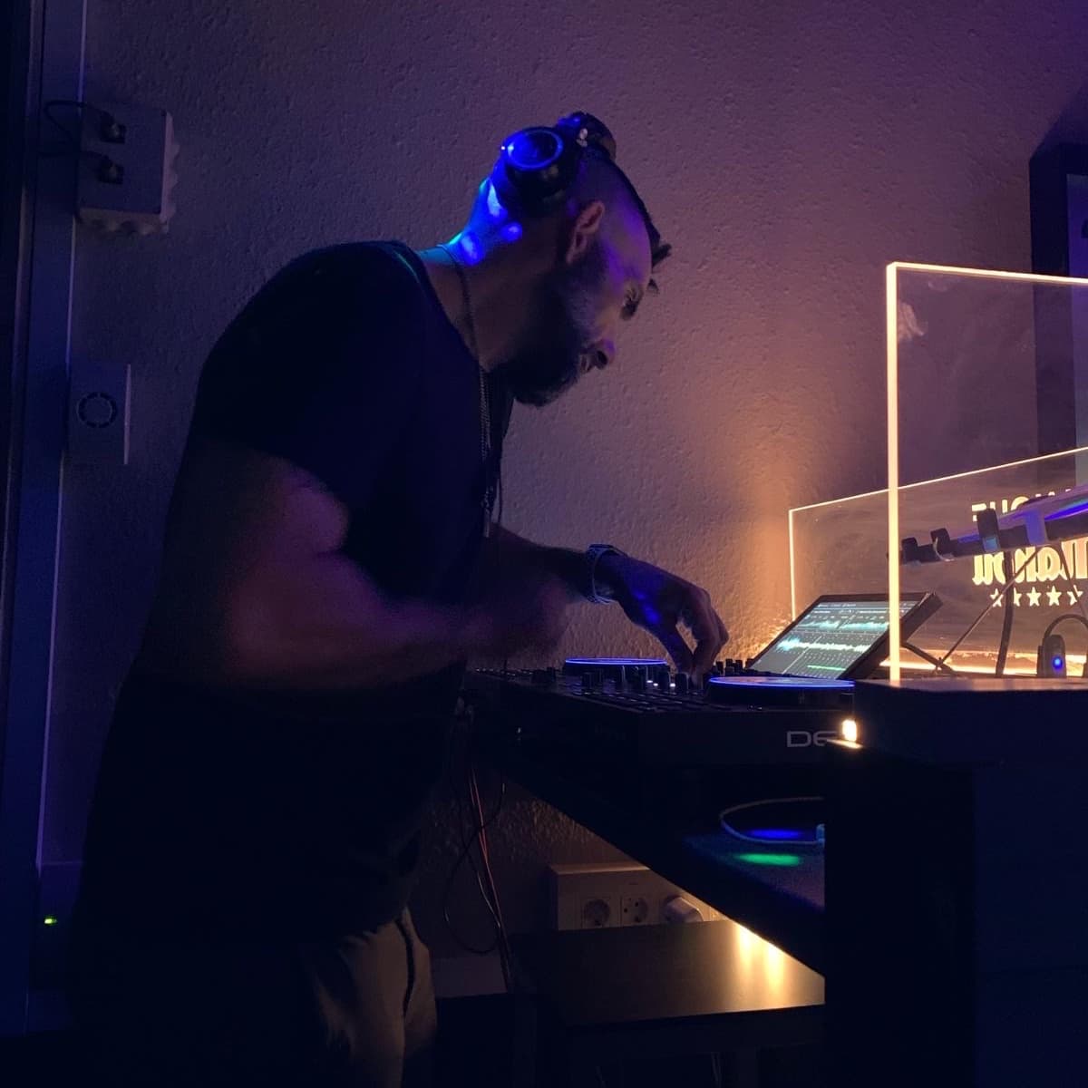 Kelmen Deejay — DJ in Bilbao