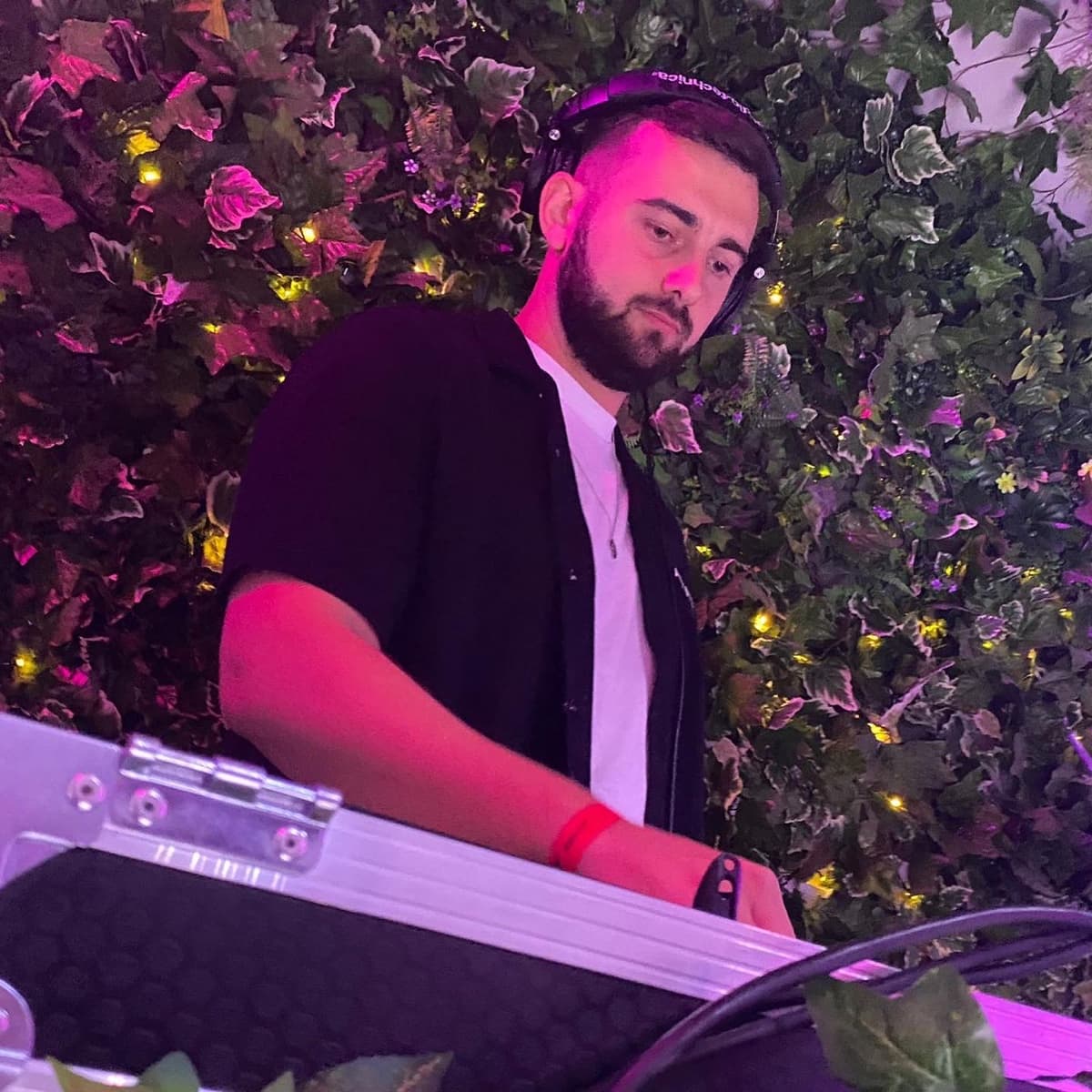 James B. — DJ in Weybridge
