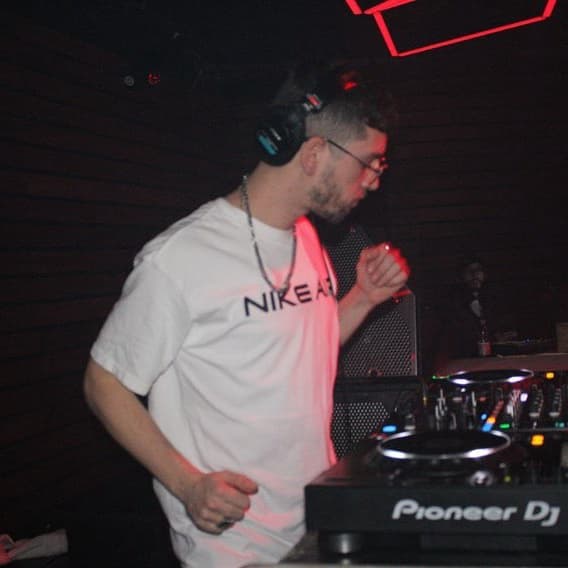 Andrew V — DJ in London