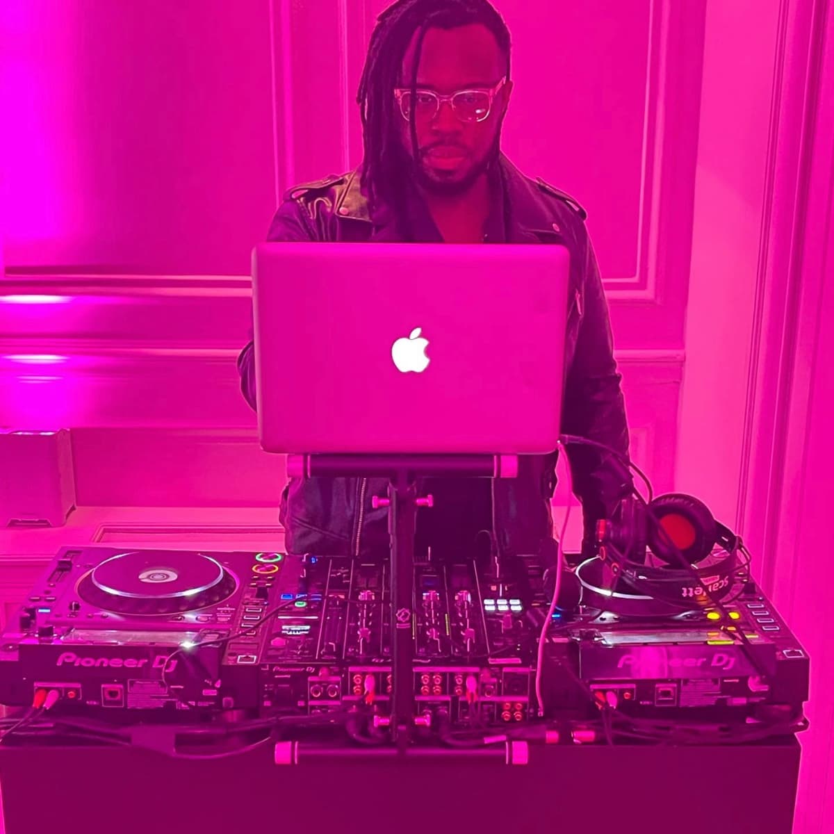 Dj Sanders — DJ in Paris