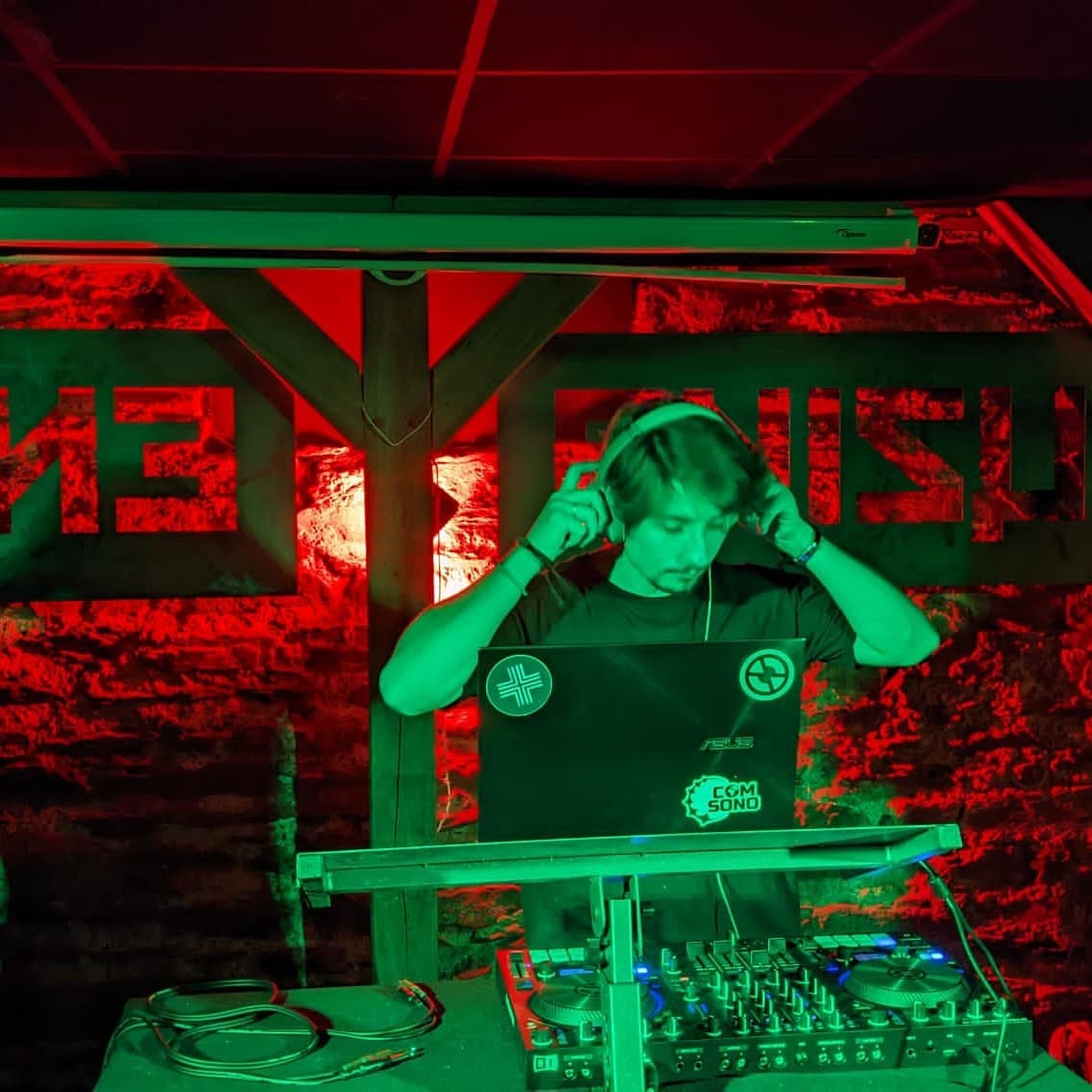 DenZ — DJ in Plailly