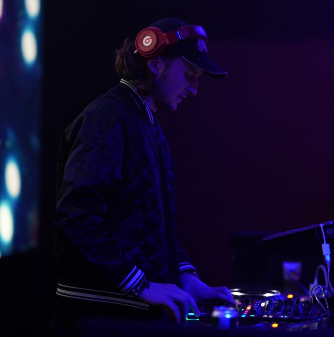 Adrix — DJ in Paris