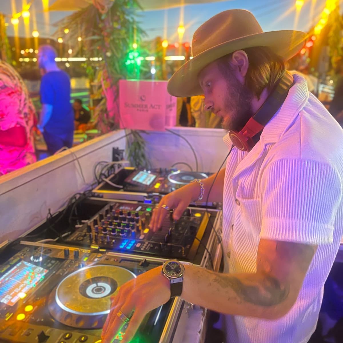 Yaans — DJ in Paris