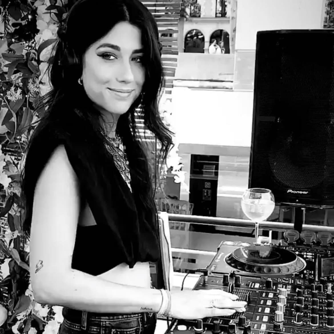 Mila Ravnbø — DJ in Cannes