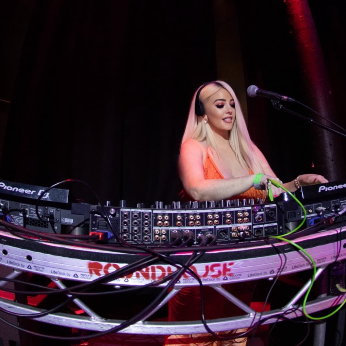 Jodie Weston — DJ in London
