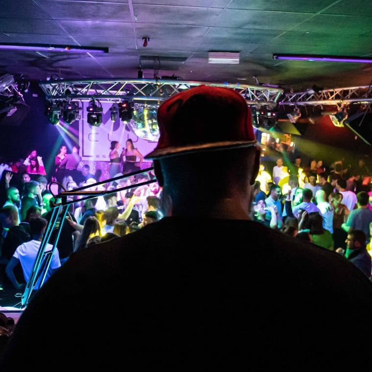 CYRILLE KANOU — DJ in Marvejols