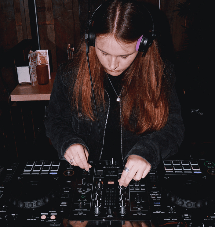 Evie Tres — DJ in Nottingham