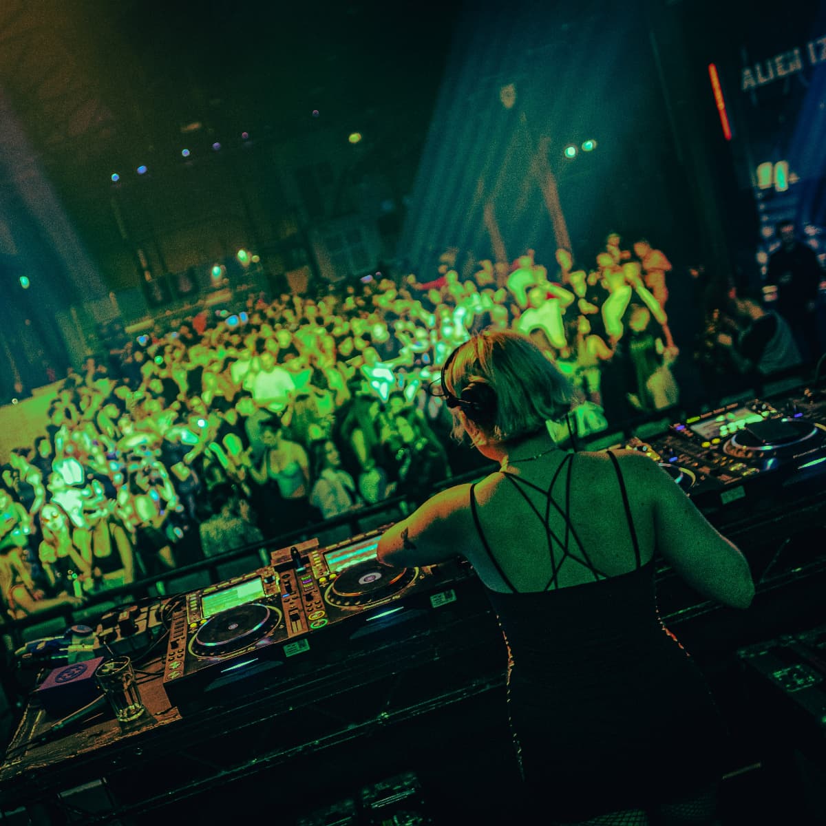 Alien Izz — DJ in Leeds