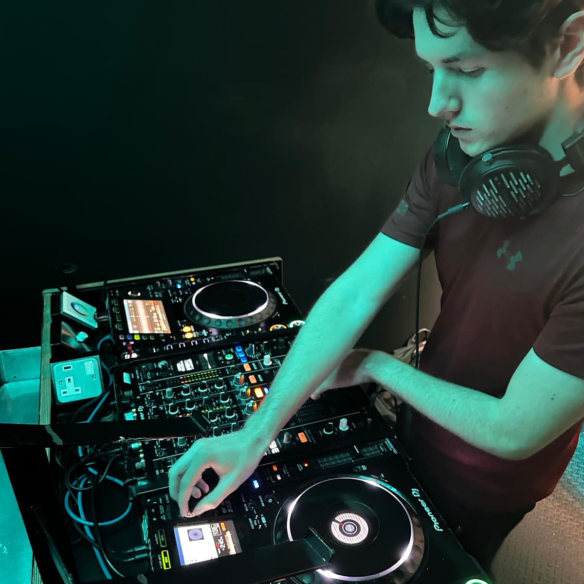 Fin Crompton — DJ in Liverpool
