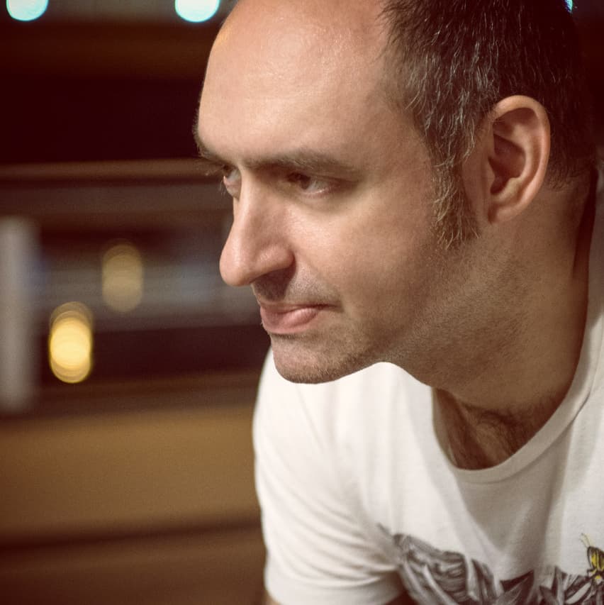 Oliver Ronan — DJ in Asturianos