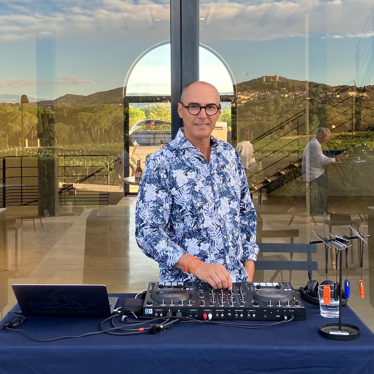 monsieur jack — DJ in Tilly