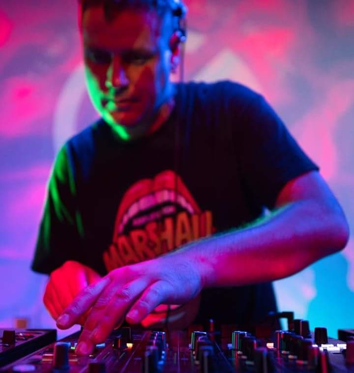 Double L — DJ in London