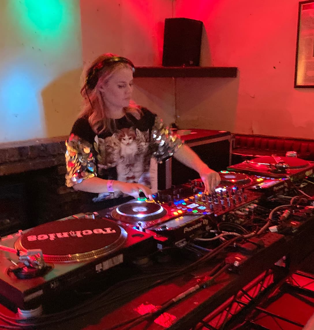 SEZBENNY — DJ in Manchester