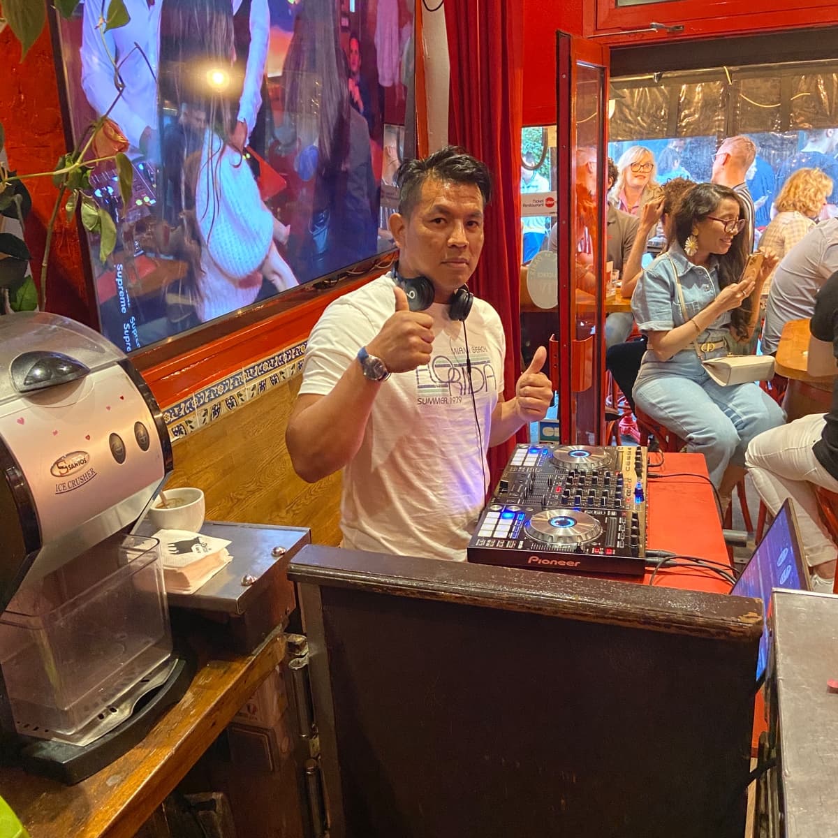 Leandro ari — DJ in Paris