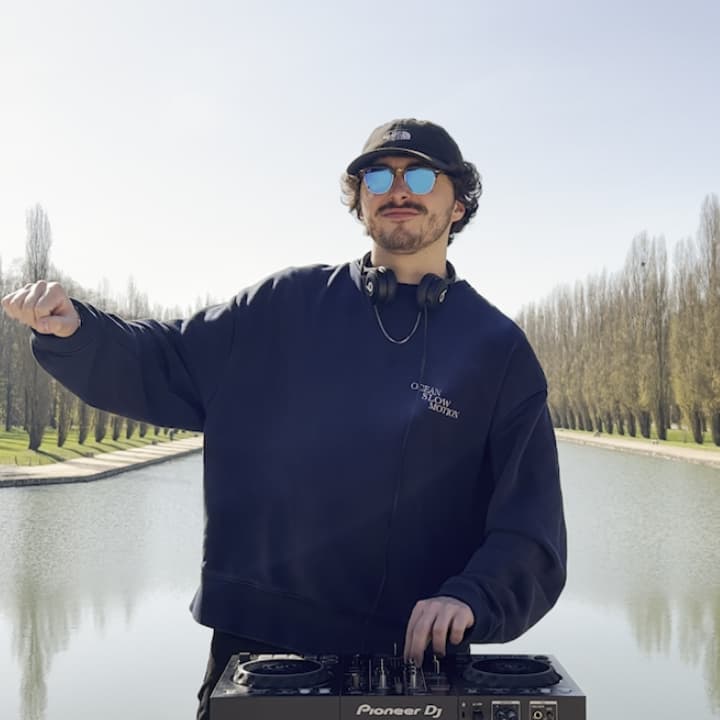 Just — DJ in Paris