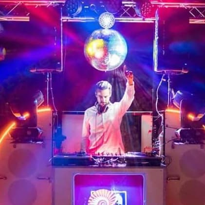 Plug And Dance — DJ in Grenoble
