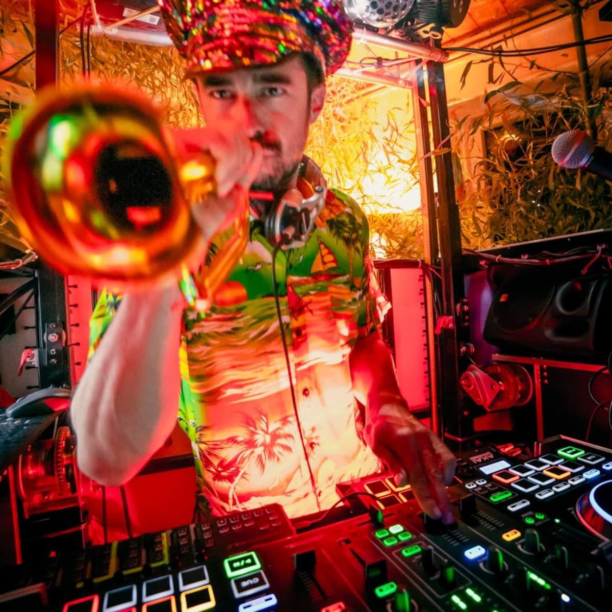 Plug And Dance — DJ in Grenoble