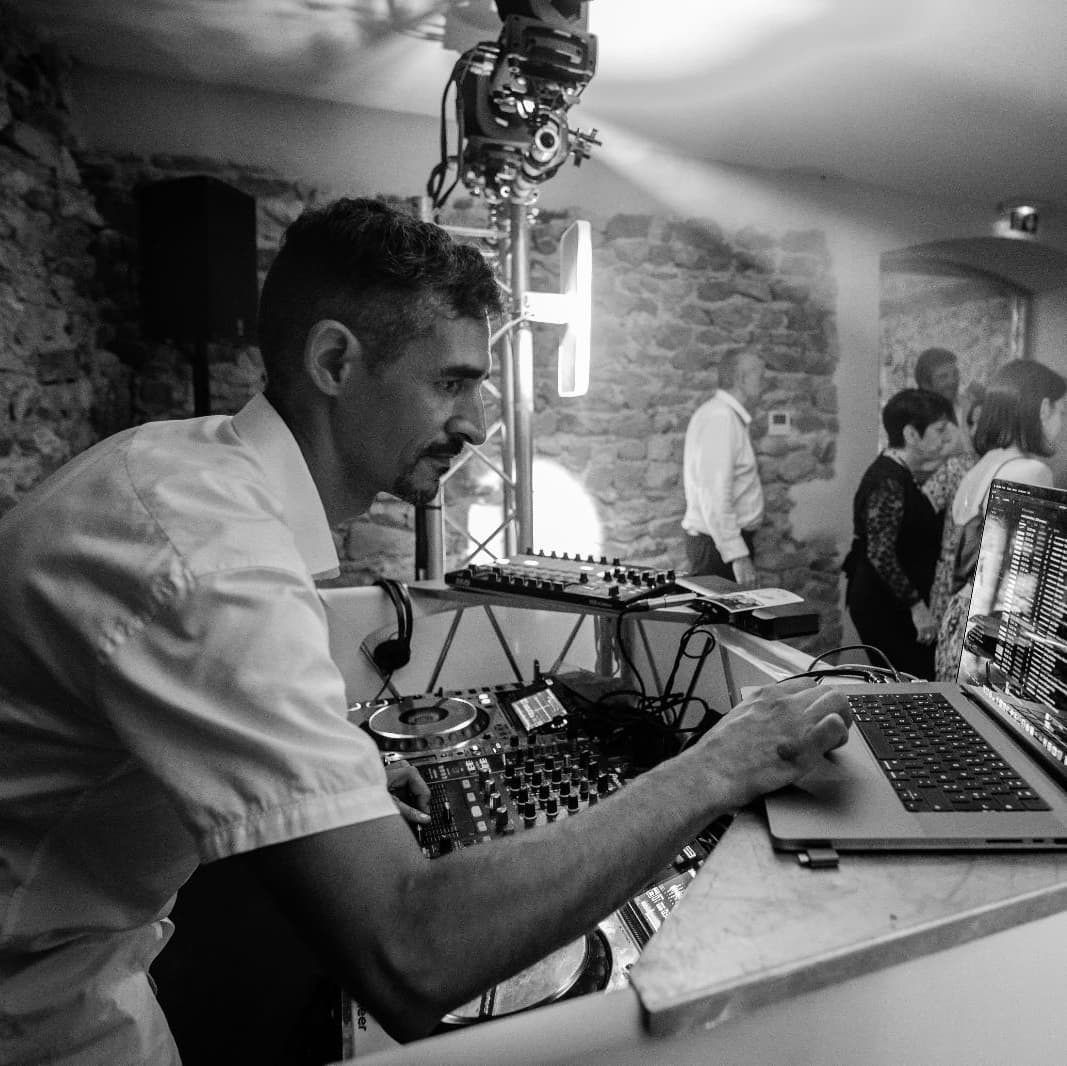julian — DJ in Lyon