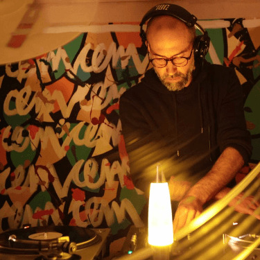teluig — DJ in Versailles