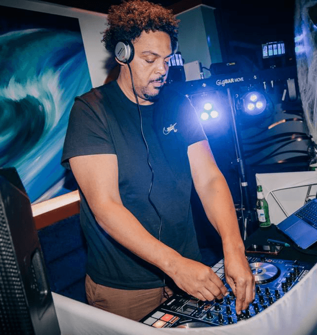 DJ Tizz — DJ in Staines