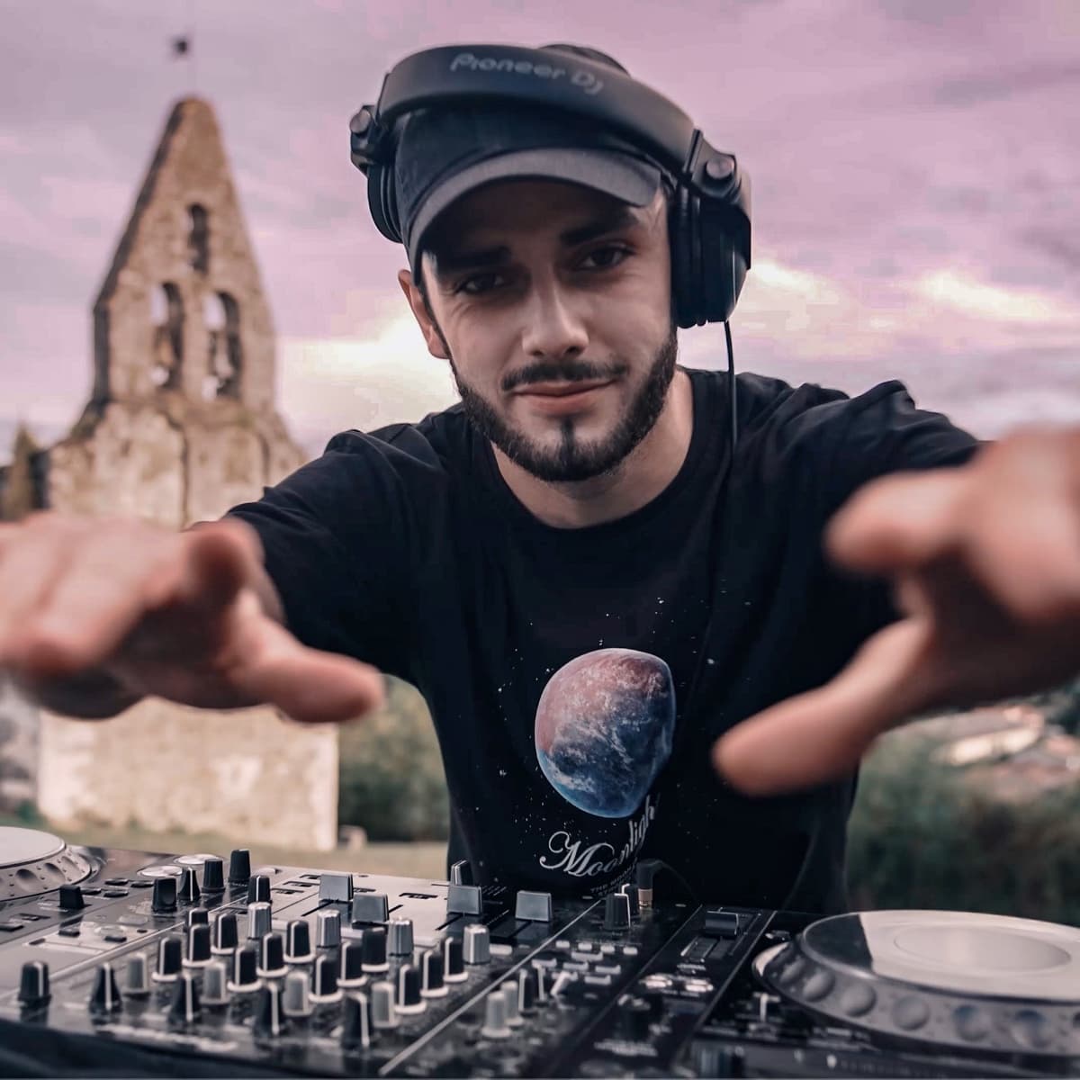 Enzo Galliano — DJ in Toulouse