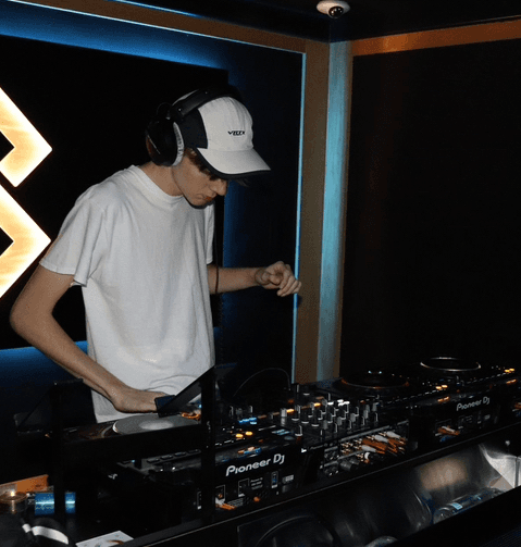 TH3O — DJ in Brighton