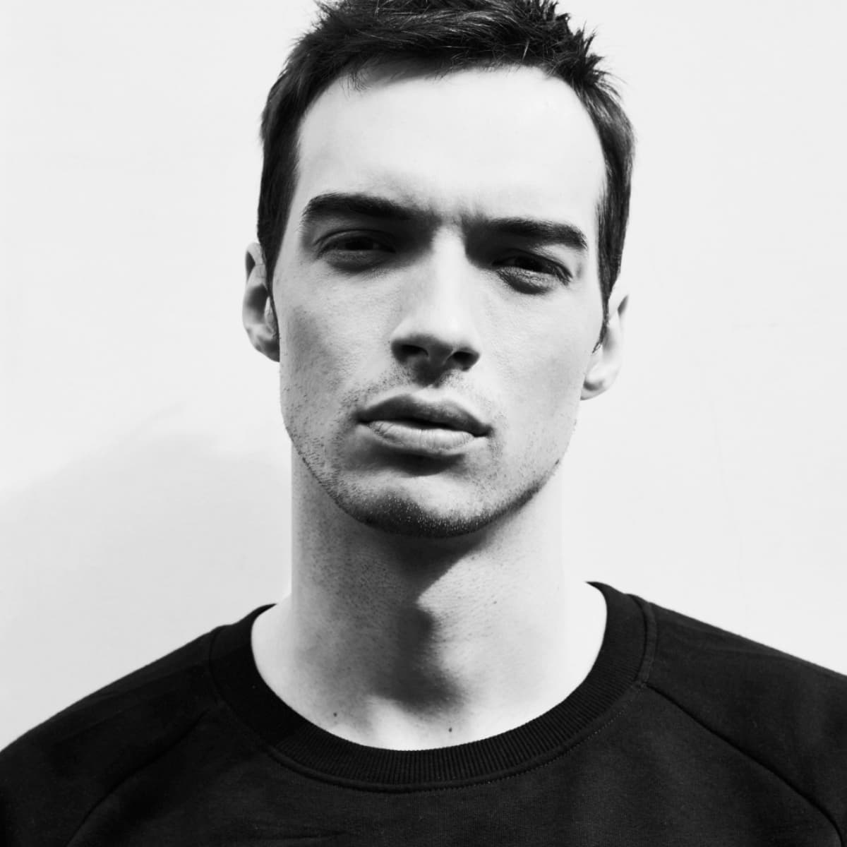 Fenix Aoras — DJ in Paris