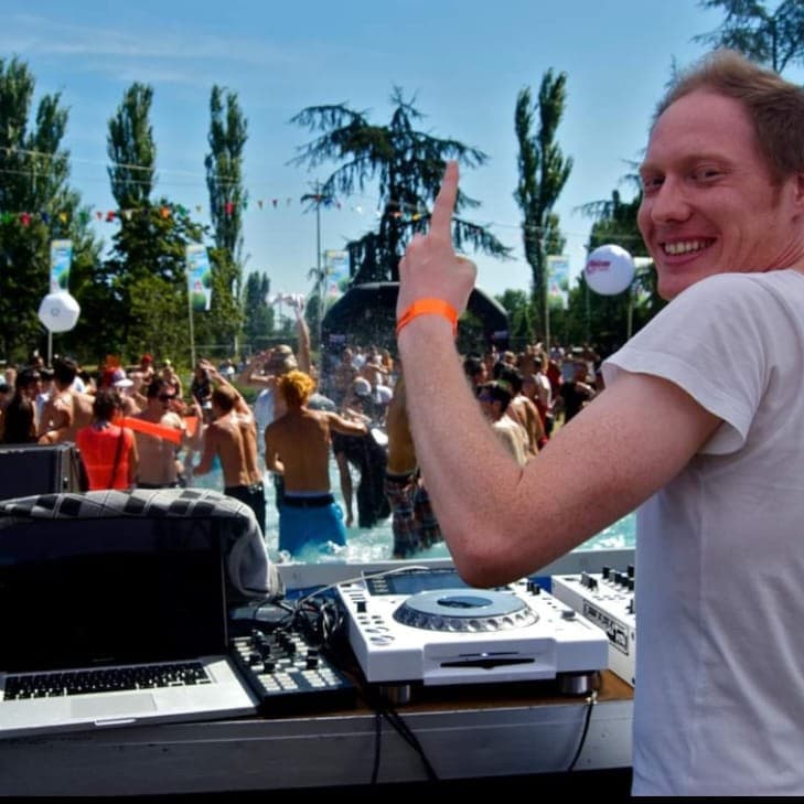 Greg Hoffman — DJ in Paris