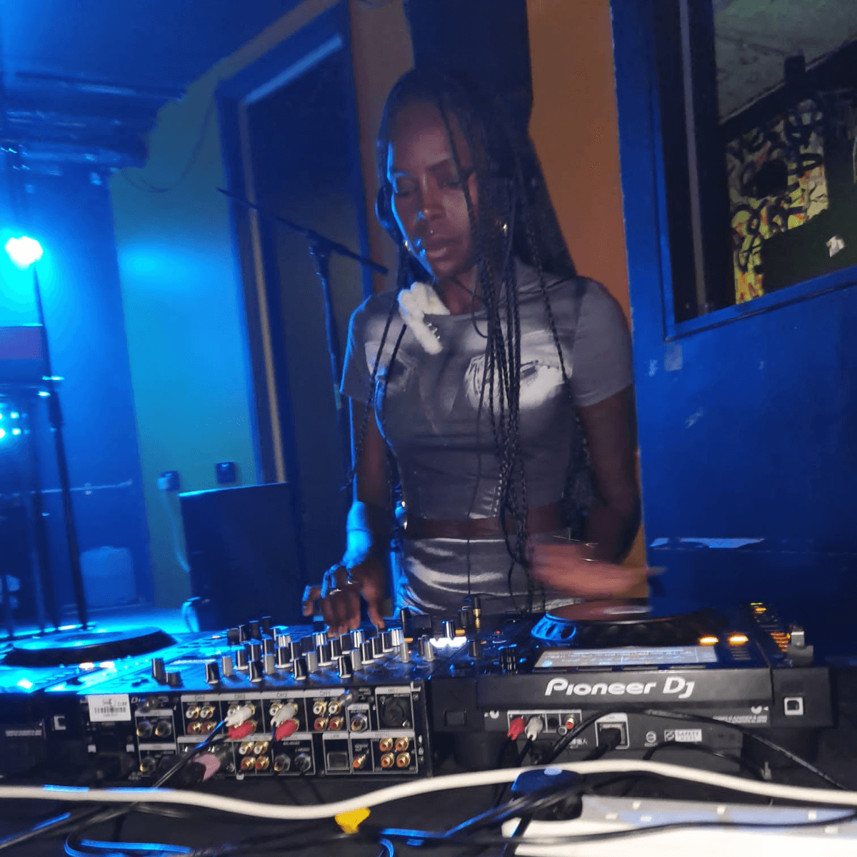 Simone Sim — DJ in London