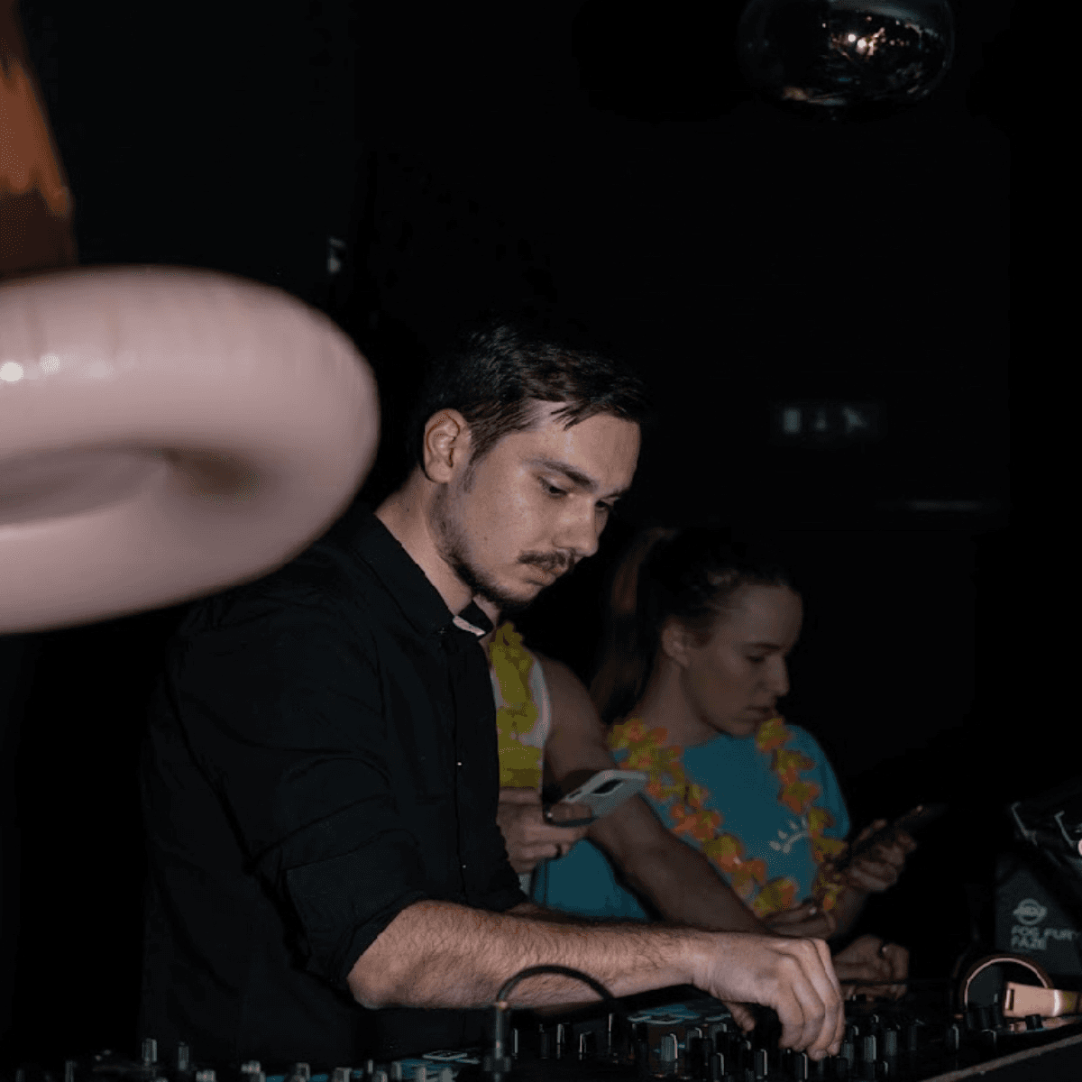 LouiSnake — DJ in Paris