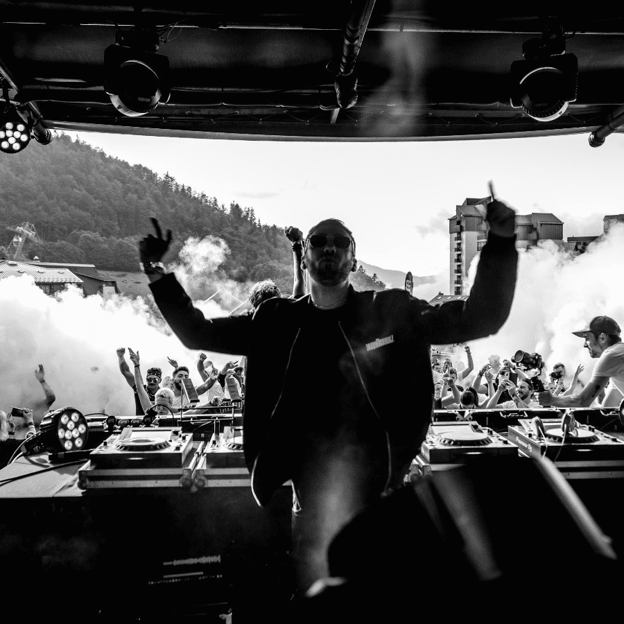 Yung Diggerz — DJ in Pau