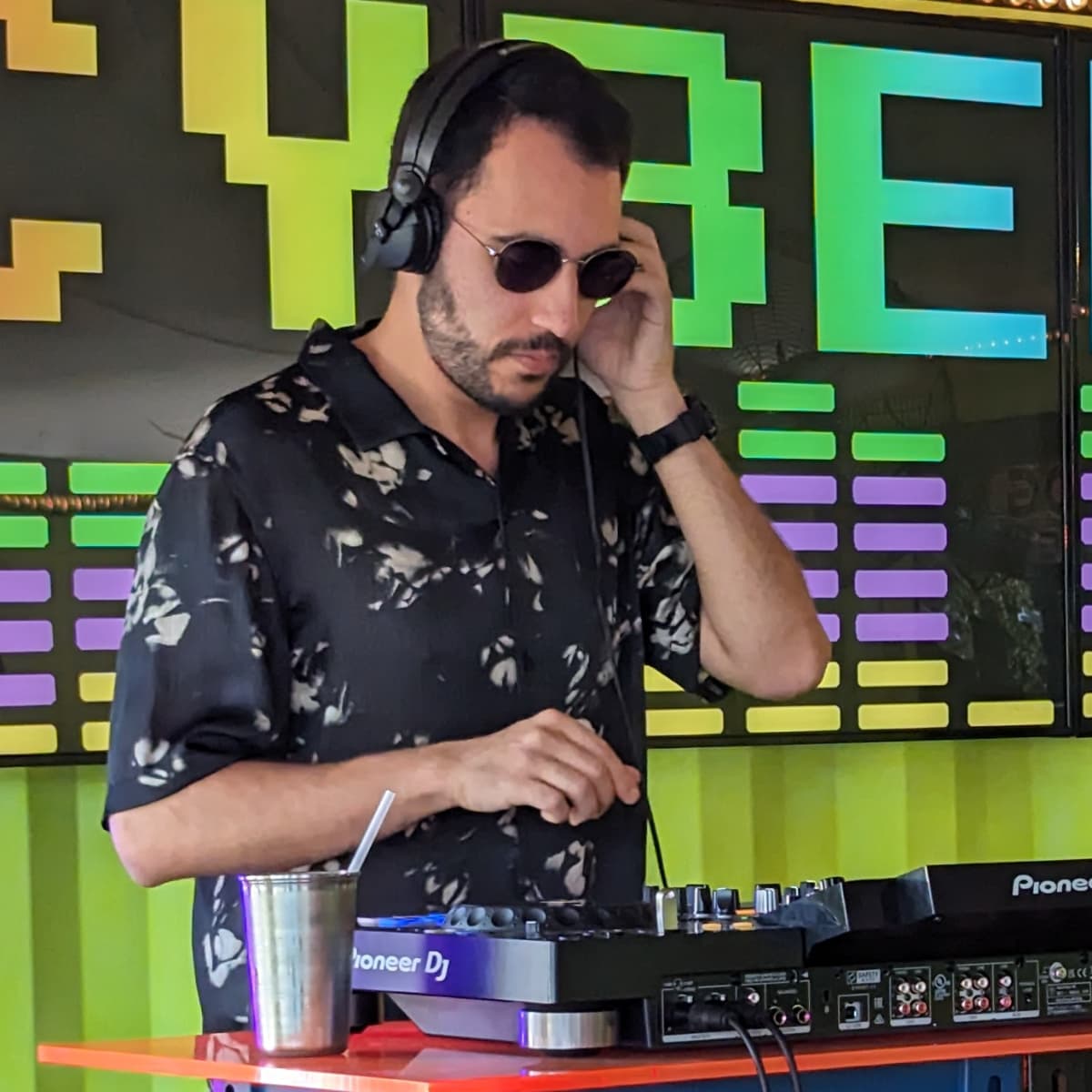 AZZA — DJ in London