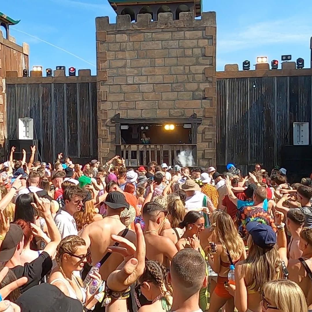 Tropigyal — DJ in Leeds