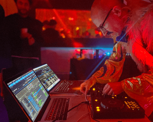 teluig — DJ in Versailles
