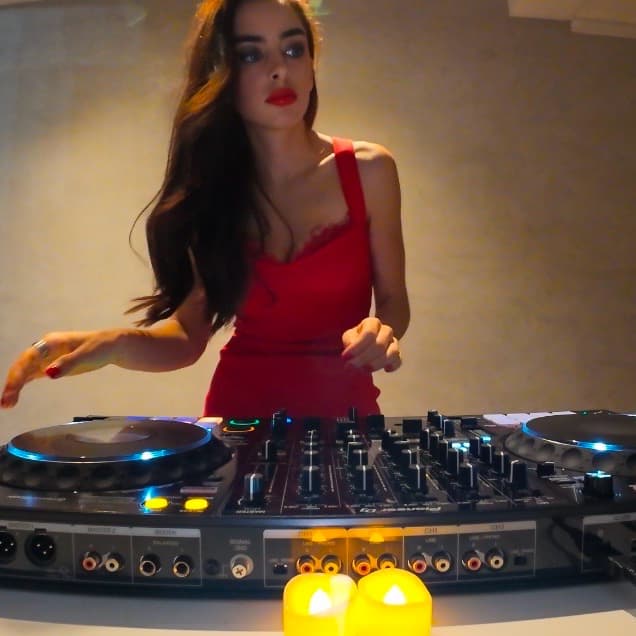 DJ SOFIA — DJ in Monaco
